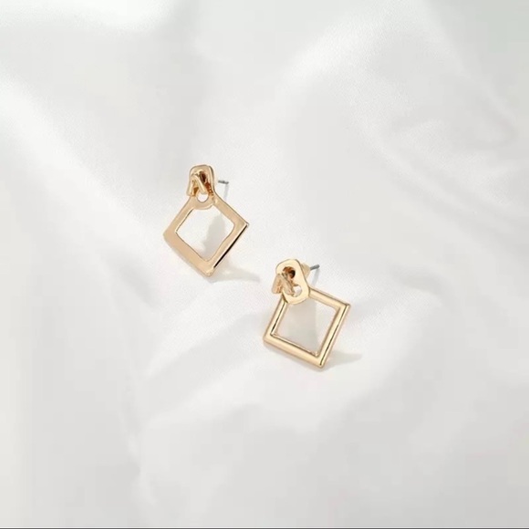 Special deal 🥳NWT earrings gold and silver available. - Picture 4 of 5